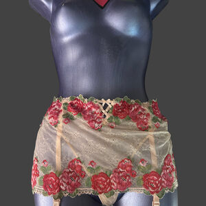 NWT Victorias Secret Garter Belt